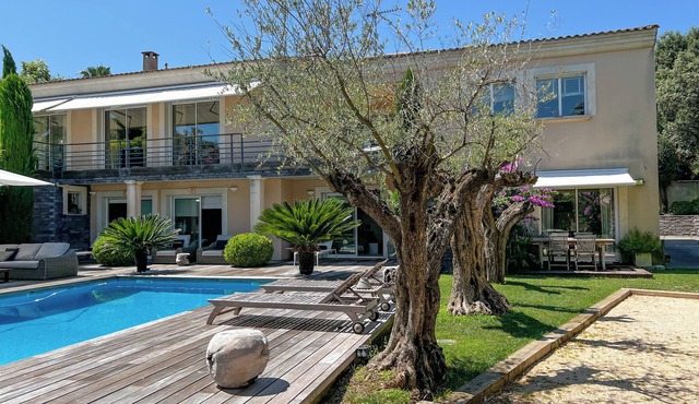 A haven of peace between sea & mountains, 25min from Montpellier & the beaches.