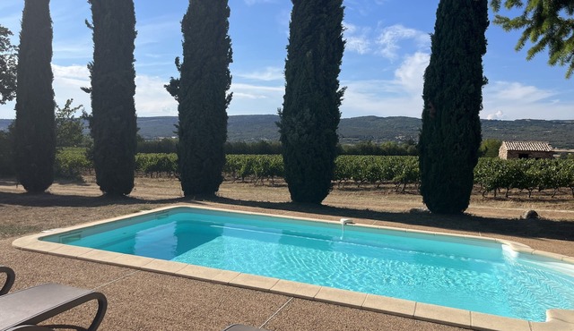 A haven of peace for two surrounded by vineyards with panoramic views.