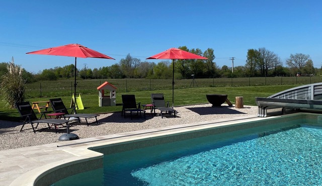 A haven of peace in the countryside! Family home with swimming pool and large enclosed garden