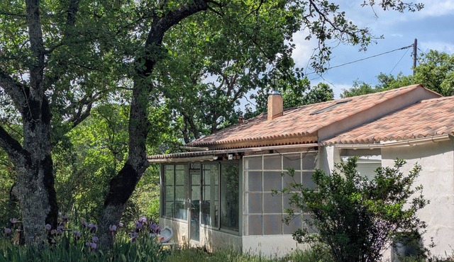 A haven of peace under the oaks