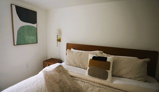 A Healing Place: Luxury MCM Basement Guest Suite in Sellwood Portland