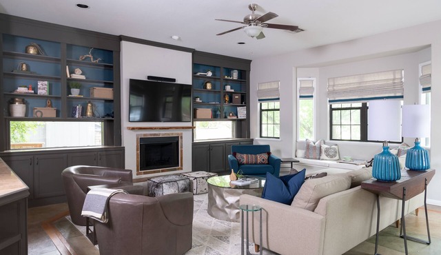 A Hidden Retreat, Entertainer's Dream Downtown!