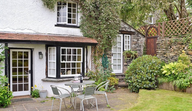 A high standard of accommodation within walking distance of Lake Windermere.