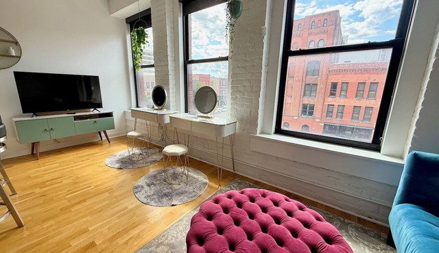 A historic 900 square foot Atrium loft in the heart of the Old Market