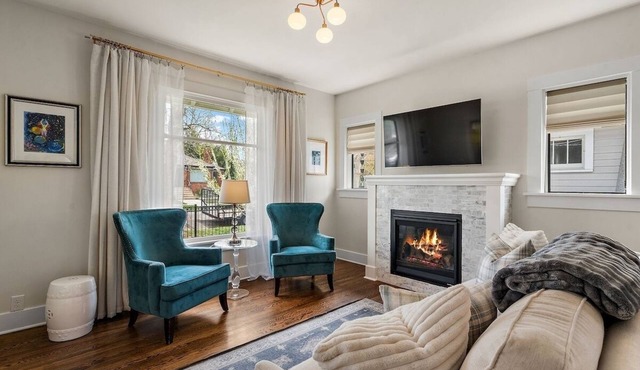 A Historical Stay by Host Boise Awaits - Quick Walk To Hyde Park