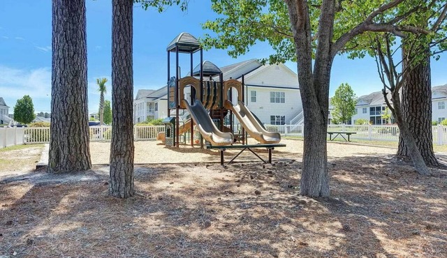 A Home Away from Home: 2-bdrm condo in Myrtle Beach w/amazing golf course view