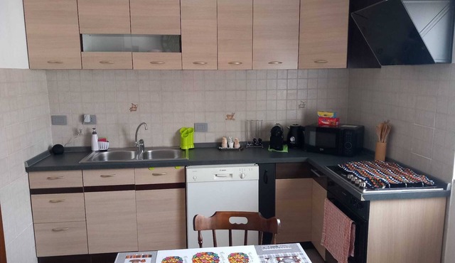 A HOME AWAY FROM HOME BY ALEX - apartment near the airport