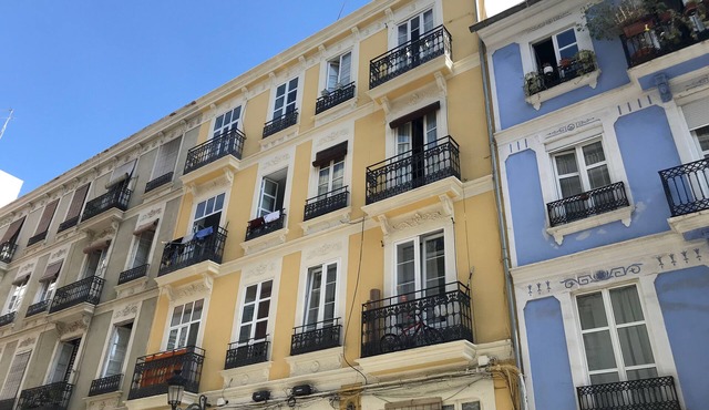 A home from home in the center of Valencia, with a spacious balcony