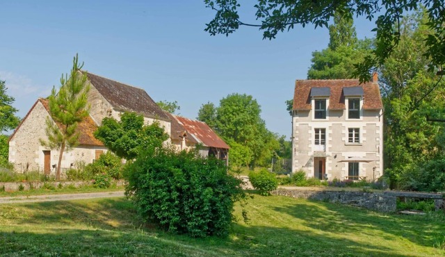 a house on the banks of the Indrois