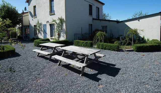 A house suitable for groups and families