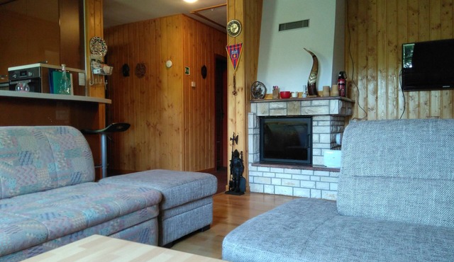 A Rustic retreat for famiies with children. 2 bedroom log housen