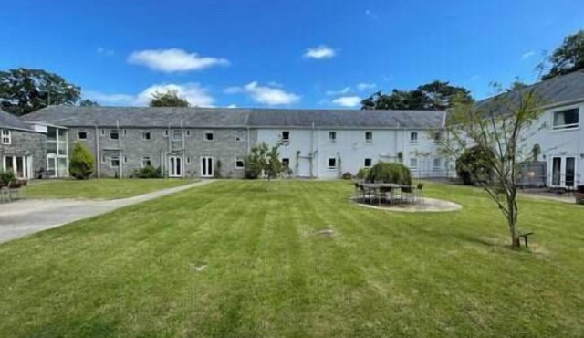 A Huge Holiday Home. When SIZE is important.