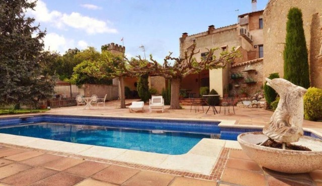 A jewel. Charming typical Catalan stone villa with pool and garden