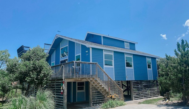 A Jolly Boat-A FEW STEPS TO BEACH-ocean side Corolla. Perfect for families!n
