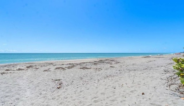 A Jupiter gem 2-bedroom 2-bathroom perfect for cooking enthusiasts!