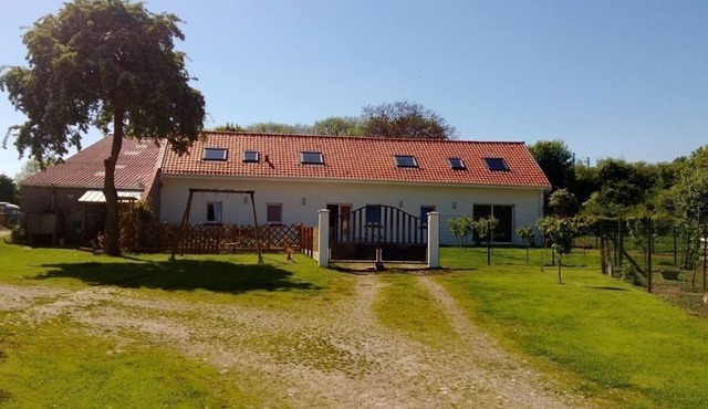 A l'Ombre De L'Aubépine