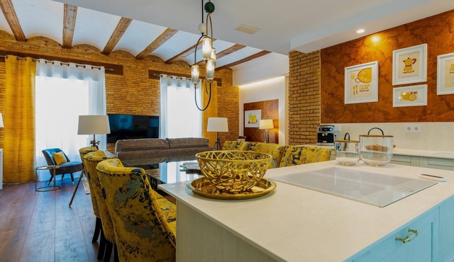 A la luna de Valencia, 4-6 pax, 2 Bedrooms & 2 Bathrooms in downtown Valencia