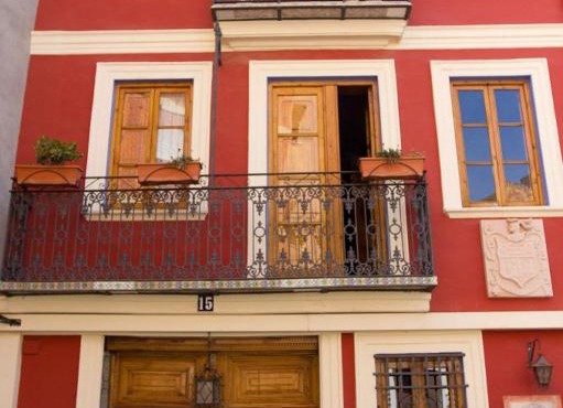 A la Sombra de la Torre