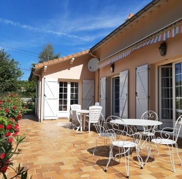 A la Volette, chambres d'hôtes, 2 à 6 personnes, linge et petit déjeuner inclus, jeux-cabanes pour enfants,