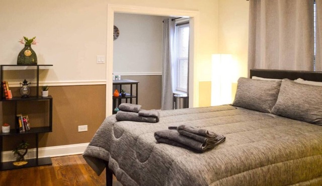 A laid-back studio few minutes from Wrigley Field