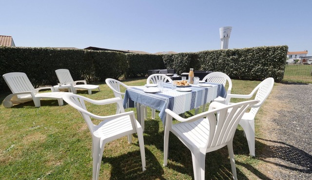 A large holiday home for 10 close to the sea
