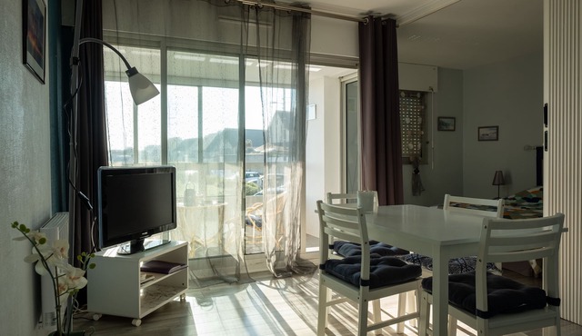 A large bright F2 apartment overlooking the sea and the landing beach
