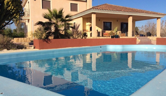 A large familiy poolvilla with a lot of Privacy