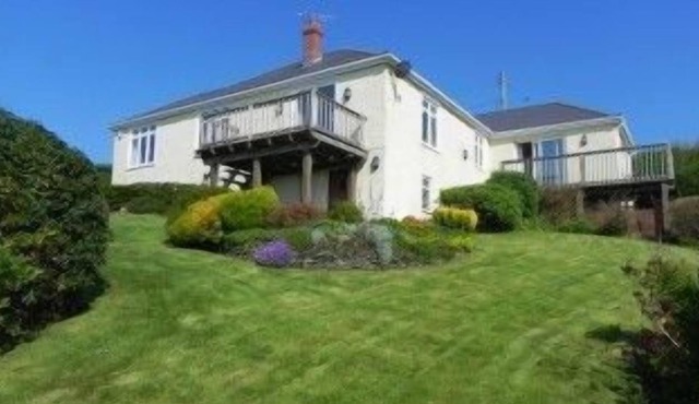 A large family home that sleeps 8 guests in 3 bedrooms