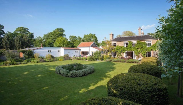 A large group retreat that sleeps 15 guests in 8 bedrooms