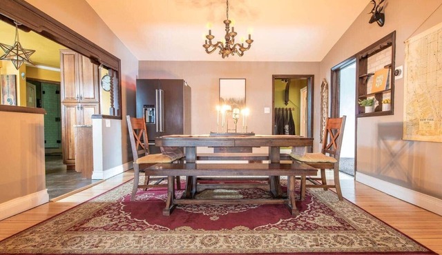 A Large Rustic Farmhouse In Bay View, Wisconsin