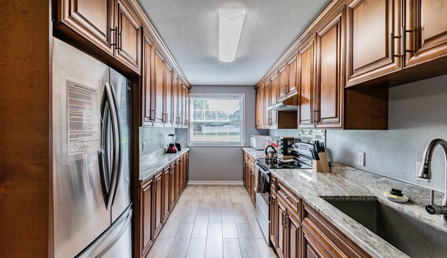 A Large Tropical 7 Bedroom Estate by RedAwning