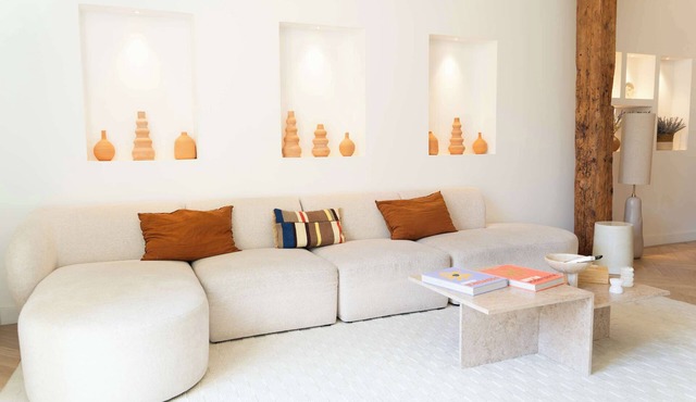 A Lavish 5-BR/4BA - Vieux Port