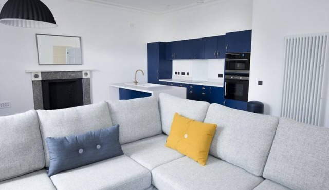 A lews castle that sleeps 4 guests in 2 bedrooms