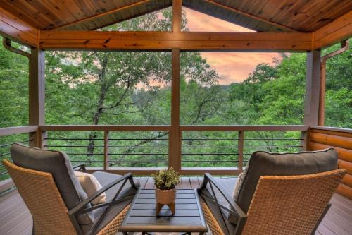 A Little Bit of Heaven Swim in the creek soak in the hot tub and relax in comfort