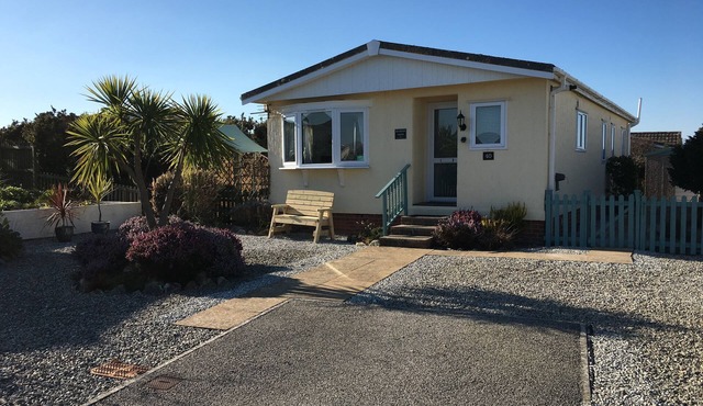 A Little Haven- Lovely 4 Bedroom Lodge, secure garden, en-suite to master WIFI