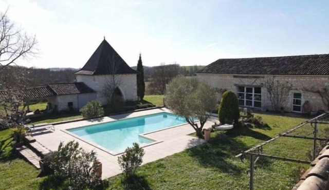 A little paradise in purple Périgord