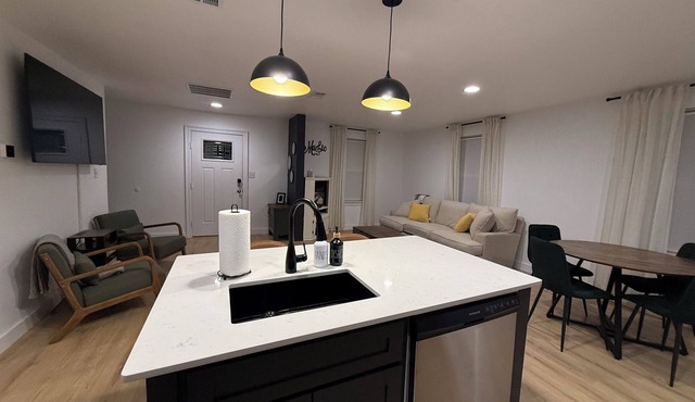 A Little Retro, A Lot Cozy—Your Abilene Retreat.