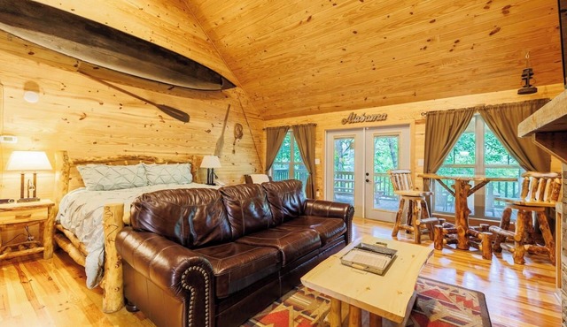 A Little River Romance | Private Dock + Hot Tub