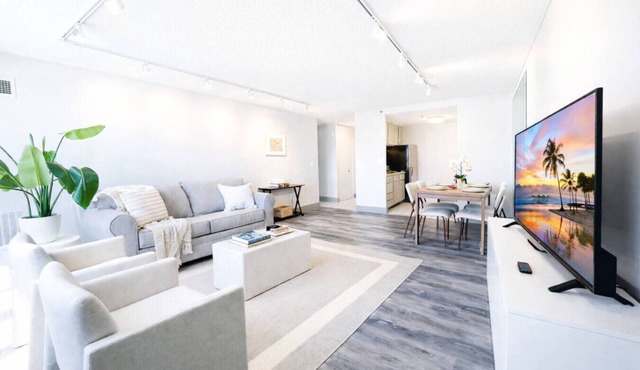 A+ Location Condo | Modern + Bright| Bushnell Park