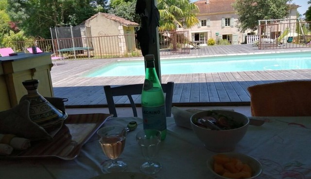 A Louer : Belle Maison Familiale Avec Piscine à Jegun