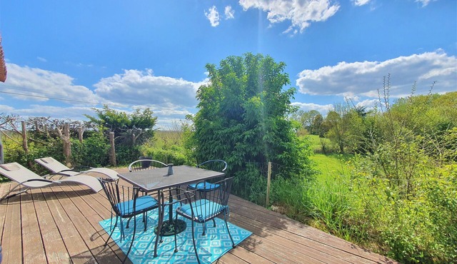 A lovely 2 bed cottage with open plan living , 2 terraces and shared pool