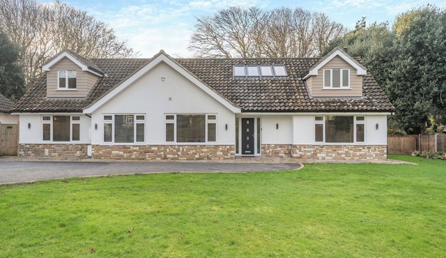 A lovely high-end property with five bedrooms and four bathrooms.