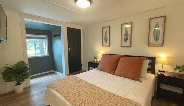 A lovely lakeside Cottage near Saratoga ★ 1BR ★