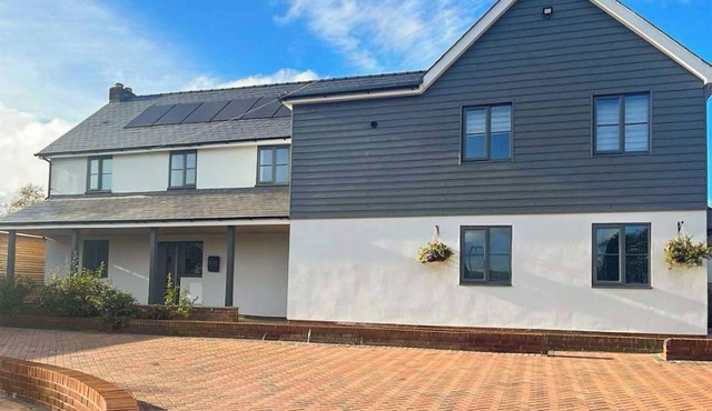 A lovely modern annexe nestled in the village of Guilsfield.