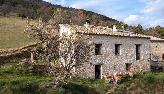 A lovely quiet basic Farmhouse in the Alpes Hautes Provence.