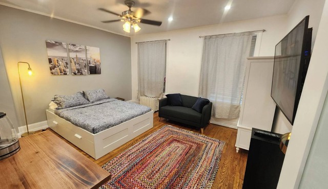 A lovely Studio apartment in the heart of Midtown Manhattan in NYC.