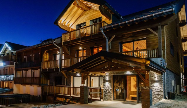 A luxury chalet at the foot of the slopes