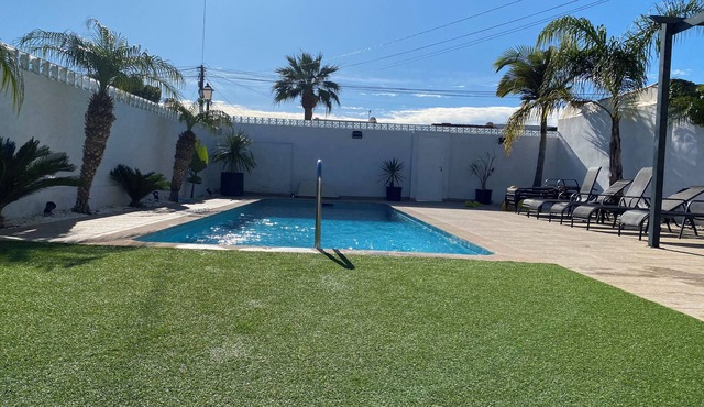 A Luxurious Modern Villa, Amazing Private Pool & Large Garden. New Rates 2026