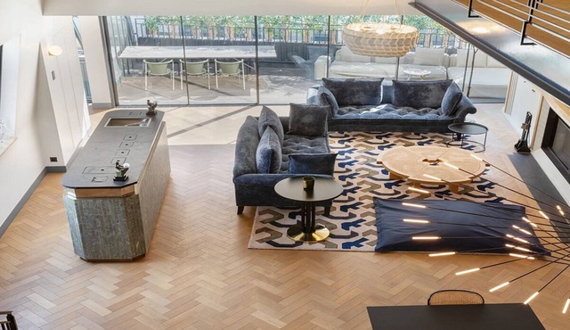 A LUXURIOUS 550 M² HAVEN WITH 6 BEDROOMS AND 6 BATHROOMS ACROSS FOUR FLOORS