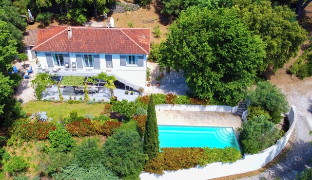 A Luxurious Air-conditioned Apartment or entire Villa Heated Pool Panoramic View